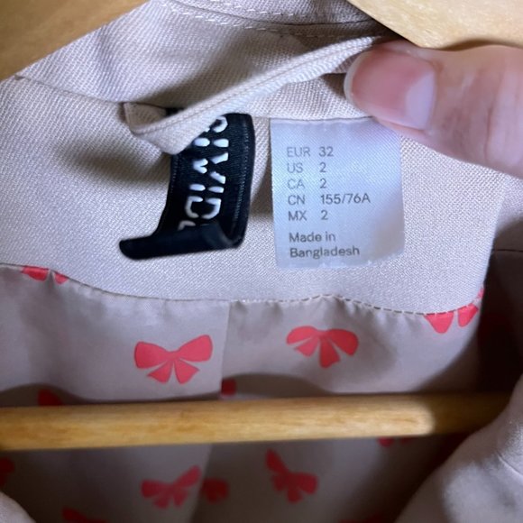 H&M Divided Tan Blazer - Size 2 - Classic and Versatile - Picture 3 of 4